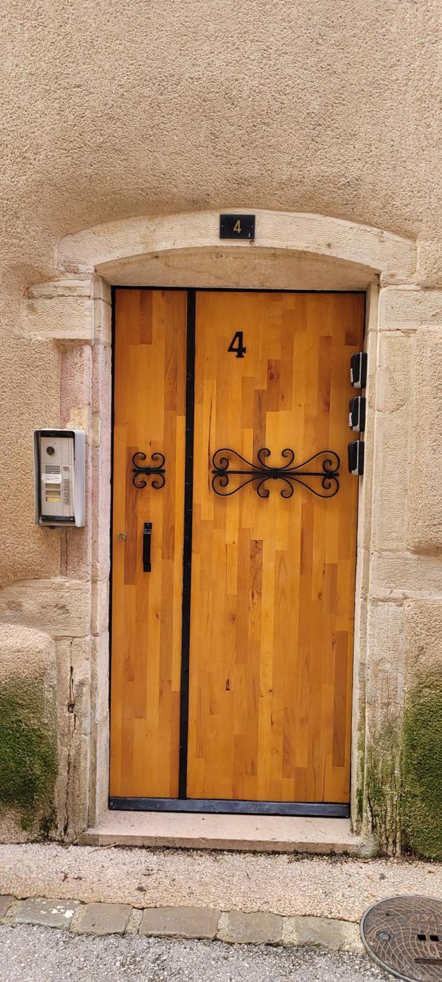 Des Histoires D'Anges - Cote Ville - 2 Meubles Classes - Accueil Velo Tournus Exterior foto